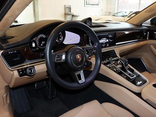 2020 Porsche Panamera Turbo