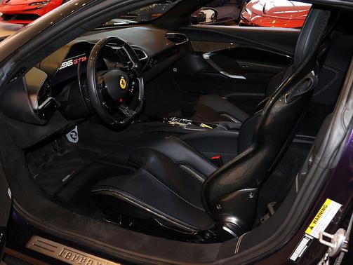 Viola Hong Kong 2025 Ferrari 296 GTB