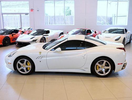 2013 Ferrari California Base