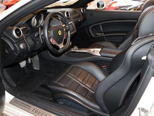 2013 Ferrari California Base