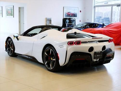 2024 Ferrari SF90 Spider Base