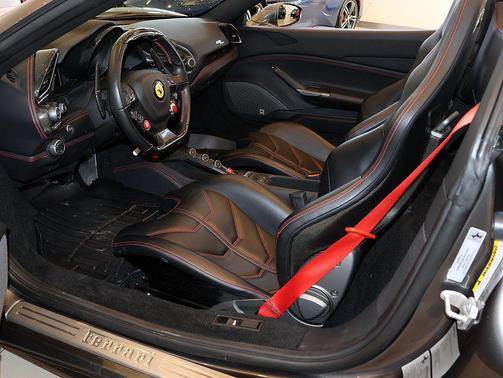 2019 Ferrari 488 Spider Base