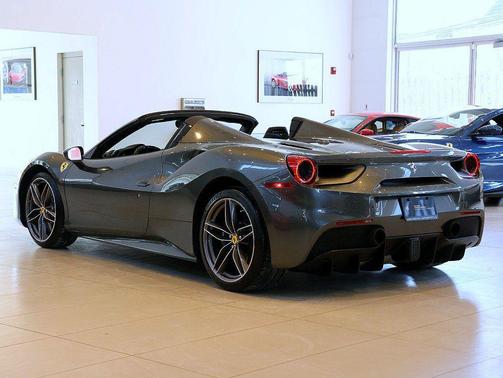 2019 Ferrari 488 Spider Base