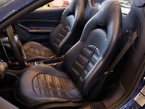 Blu Tour De France Metallic 2017 Ferrari 488 Spider Base