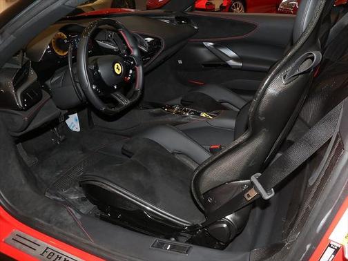 2023 Ferrari SF90 Stradale Base