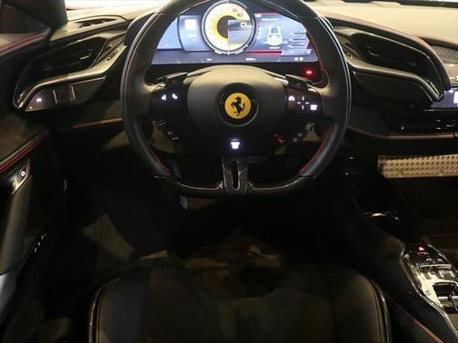 2023 Ferrari SF90 Stradale Base