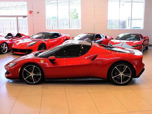 2024 Ferrari 296 GTS Base