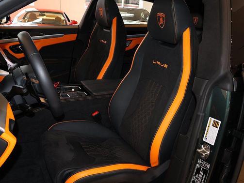2023 Lamborghini Urus S