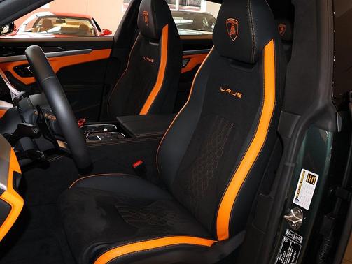 2023 Lamborghini Urus S