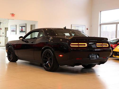 Phantom Black Tri-Coat Pearl 2015 Dodge Challenger SRT Hellcat