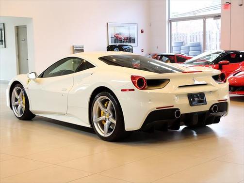 2018 Ferrari 488 GTB Base