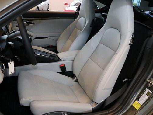 2025 Porsche 718 Cayman GTS 4.0