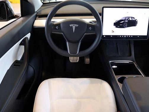 Solid Black 2022 Tesla Model Y Performance Dual Motor All-Wheel Drive