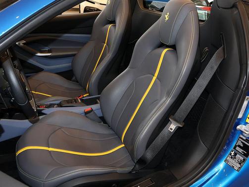 Blu Corsa 2021 Ferrari F8 Spider Base