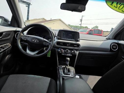 2021 Hyundai KONA SE
