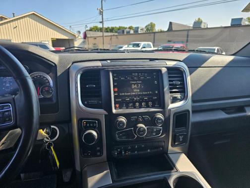 2015 RAM 1500 SLT