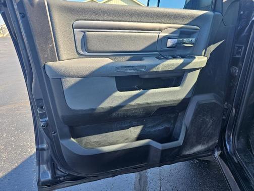 2015 RAM 1500 SLT