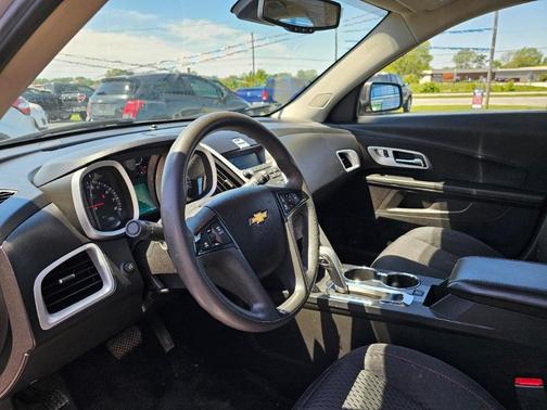 Silver 2015 Chevrolet Equinox LS