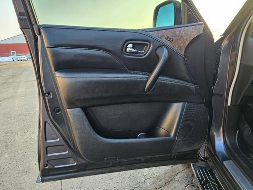 2022 INFINITI QX80 Luxe