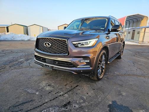 2022 INFINITI QX80 Luxe