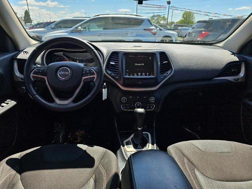 Gray 2016 Jeep Cherokee Latitude