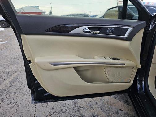 2014 Lincoln MKZ Base