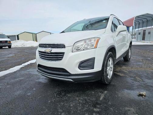 White 2016 Chevrolet Trax LT