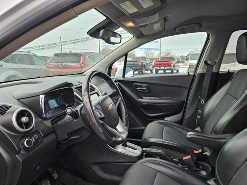 White 2016 Chevrolet Trax LT