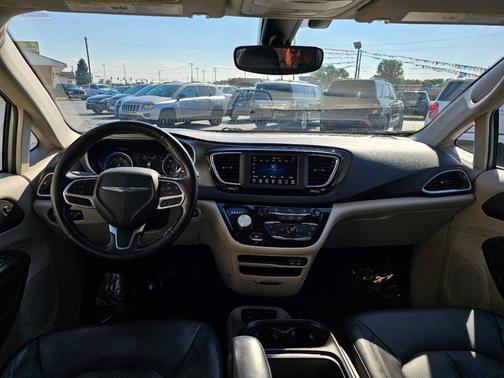 2020 Chrysler Pacifica Touring-L