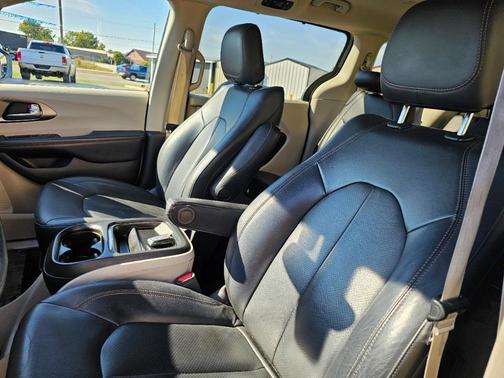 2020 Chrysler Pacifica Touring-L