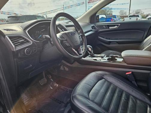 Black 2015 Ford Edge SEL