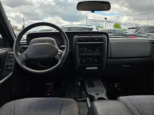 Gray 2001 Jeep Cherokee Sport