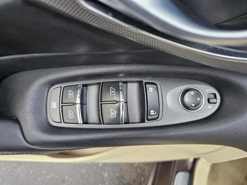 2015 INFINITI Q50 Premium