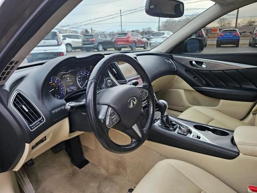 2015 INFINITI Q50 Premium