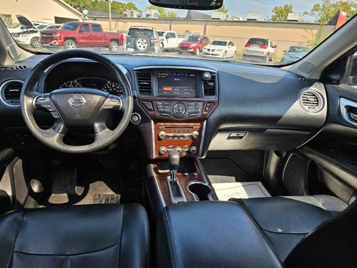 2017 Nissan Pathfinder Platinum