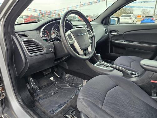 2013 Chrysler 200 Touring