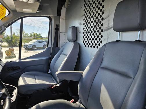 2019 Ford Transit-250 130 WB Medium Roof Cargo