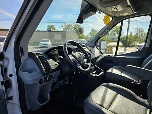 2019 Ford Transit-250 130 WB Medium Roof Cargo