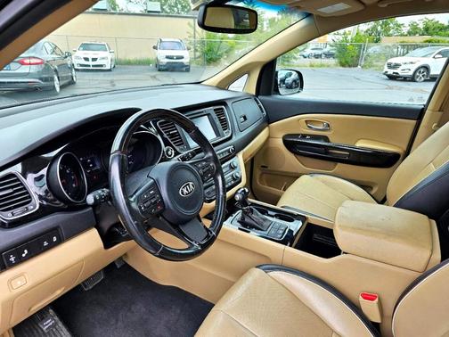 2015 Kia Sedona LIMITED