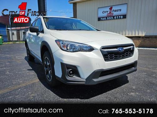 Crystal White Pearl 2019 Subaru Crosstrek 2.0i