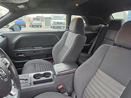 2013 Dodge Challenger SXT