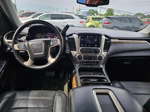 Black 2015 GMC Yukon XL Denali