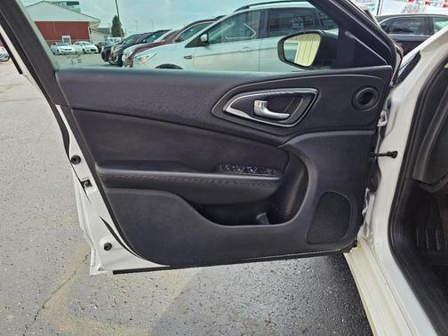 White 2017 Chrysler 200 LX