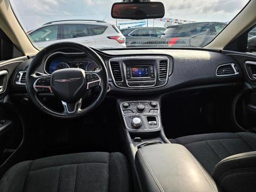 White 2017 Chrysler 200 LX