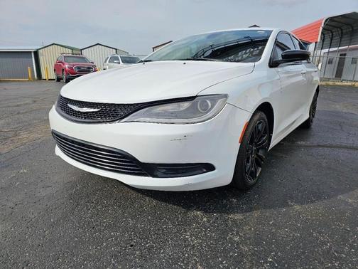 White 2017 Chrysler 200 LX