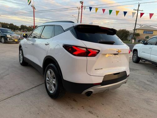 Summit White 2019 Chevrolet Blazer FWD 4dr w/3LT