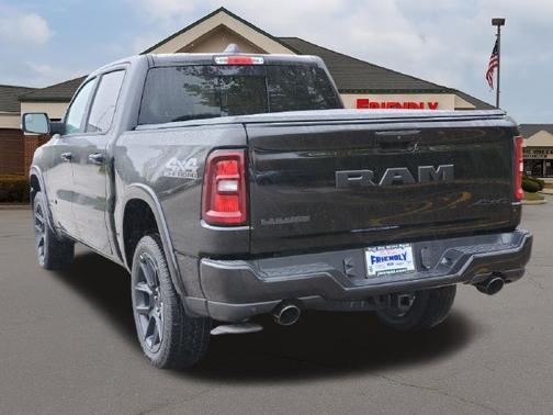 Diamond Black Crystal Pearlcoat 2027 RAM 1500 Laramie