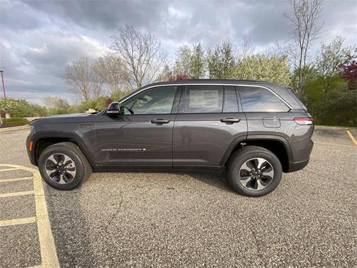 2025 Jeep Grand Cherokee 4xe Base