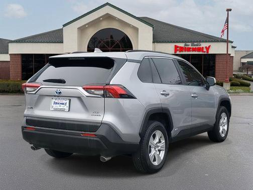 2020 Toyota RAV4 Hybrid XLE