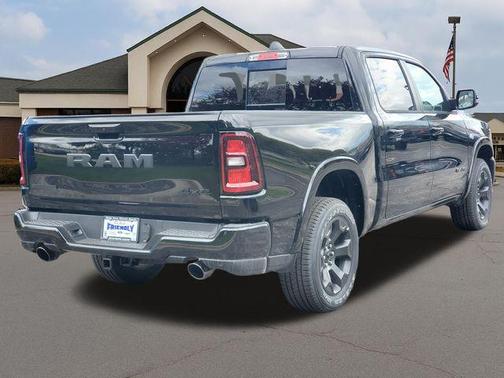 Diamond Black Crystal Pearlcoat 2026 RAM 1500 Big Horn/Lone Star
